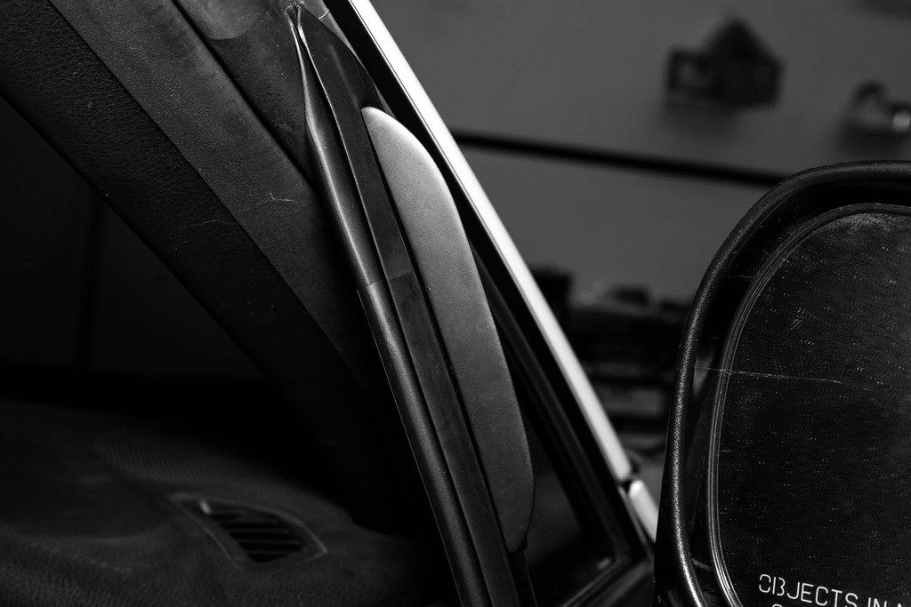 Anti-Buffeting Wind Deflectors.jpg