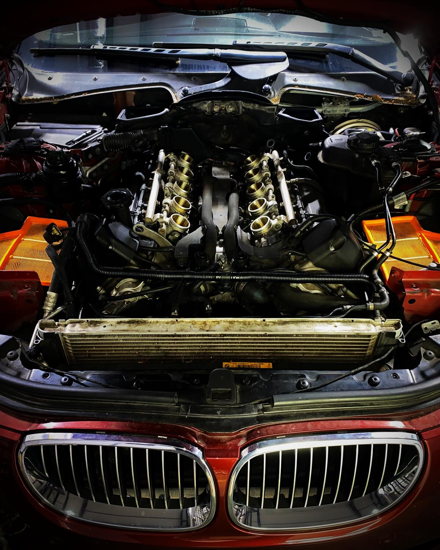Lots of work being done on this M5&rsquo;s V10!
