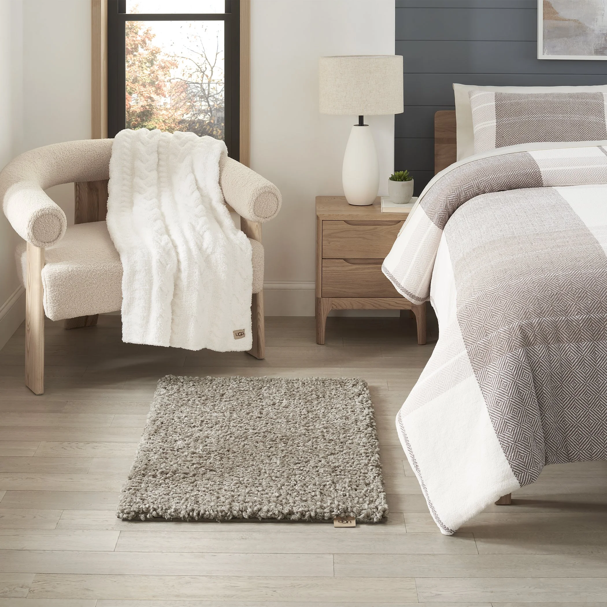 UGG_BBB_F22_CHAZ_RUG_27X44_CSHW_Web 5_RGB.jpg