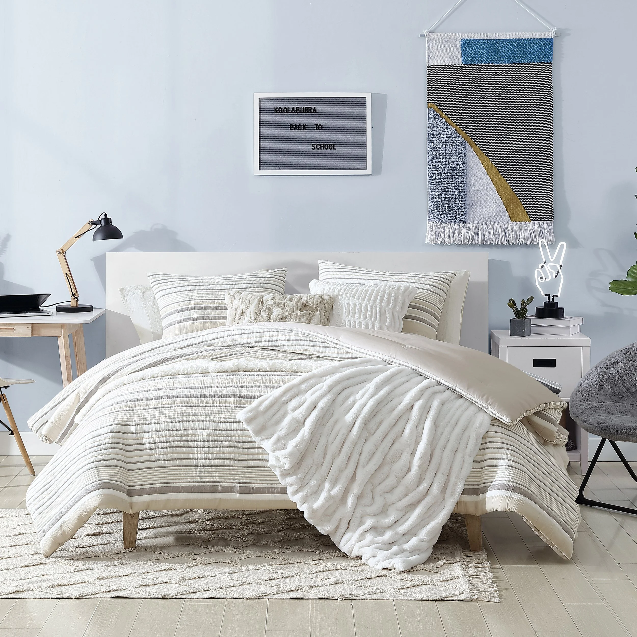 KB_KH_BTC22_URSA_OTML_CMF_LIF_PACKAGING SHOT1_JPG.JPG