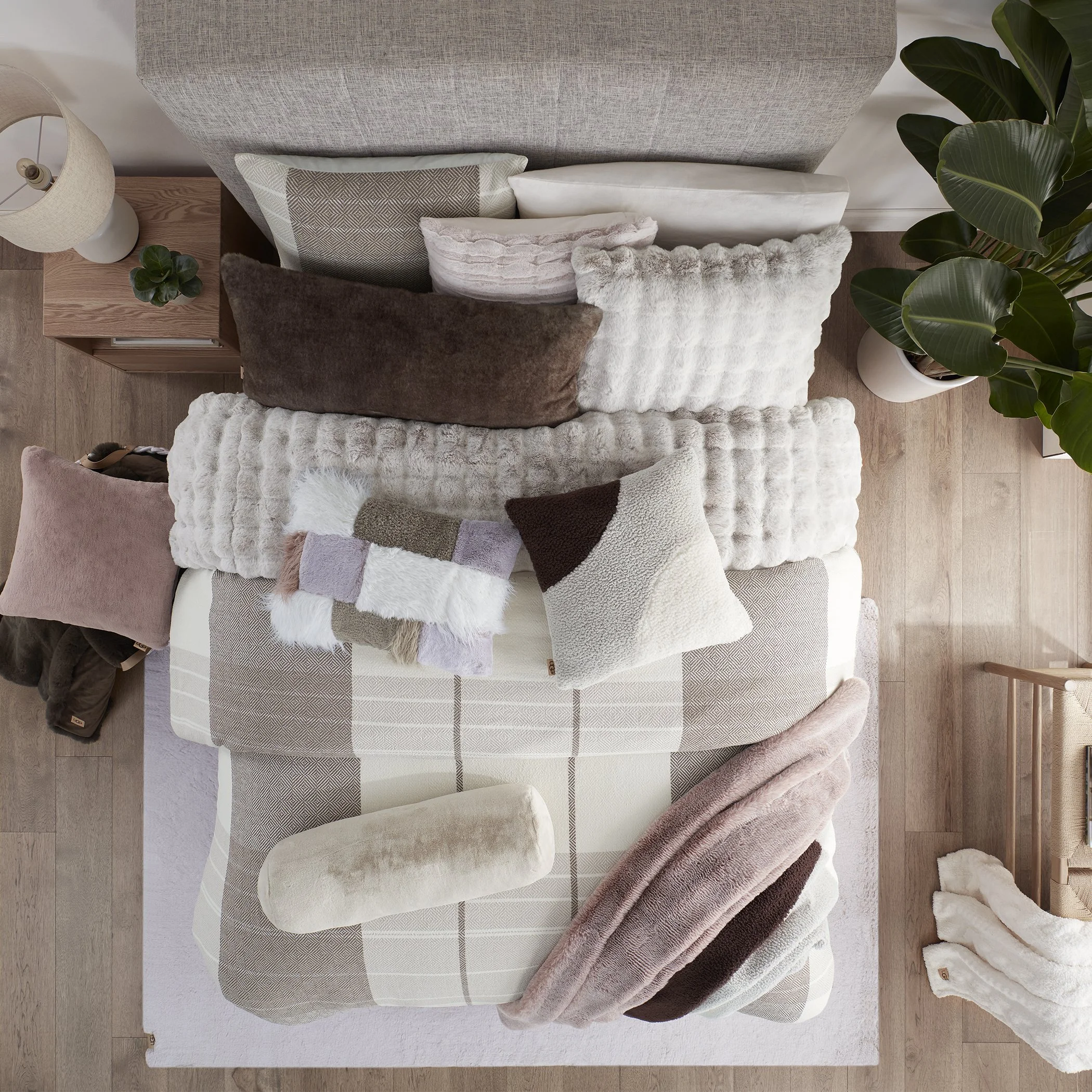 UGG_BBB_F22_SHOP BEDDING_COLLECTION A_Multi_Web 7_JPG.jpg
