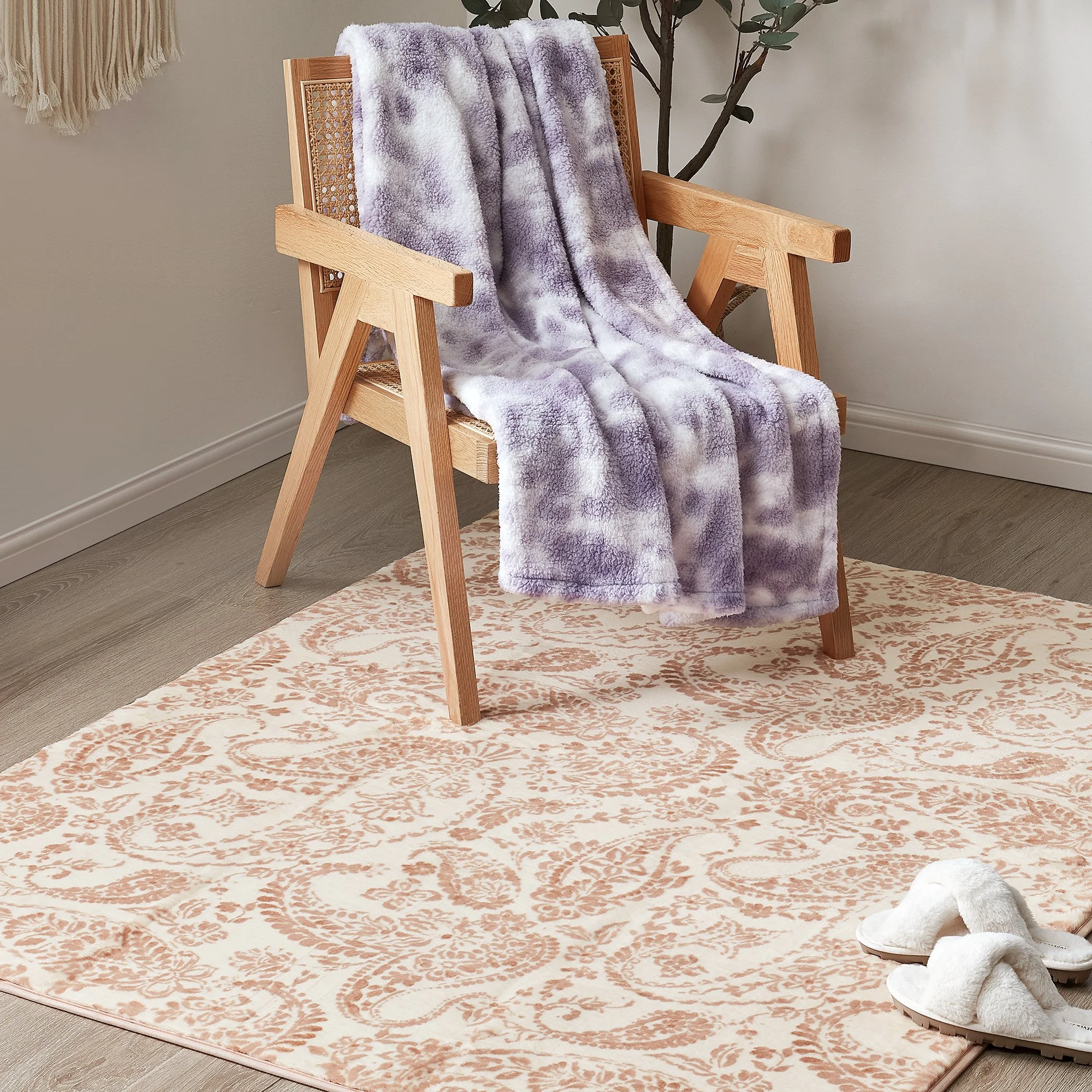 FV21_BCF_BTC22_HAYLEY_ASH ROSE_RUG_Lif_PKG 1.jpg