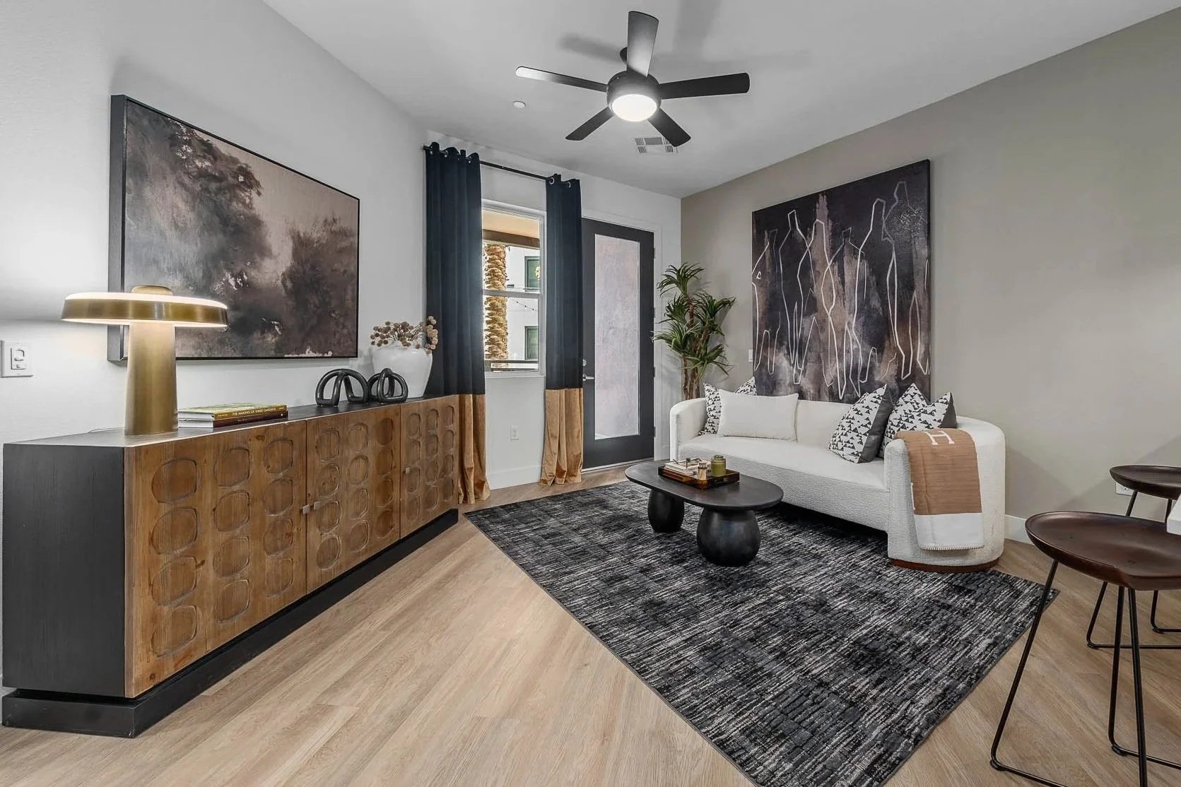 AURA UPTOWN- MODEL A