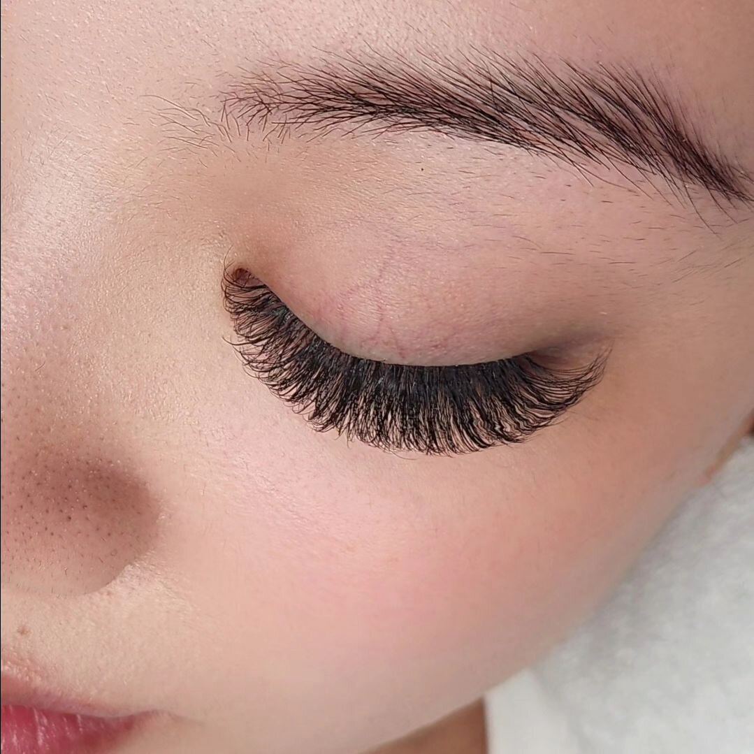 Elevate your beauty routine with lash extensions 🩷😍

#lashextensions #burnabylashes #burnabylashextensions #vancouverlashextensions #vancouverlashes #russianvolume #volumelashes