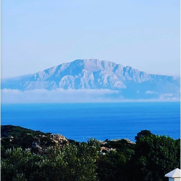 Susanna is off to Tarifa, Spain with @dirish_shaktidas and @vrajdevi 21st-28th November for a whole week of yoga, good company, sound movement and mantra lusciousness. 

Our online and in person classes will resume as normal from 29th November.

Ther