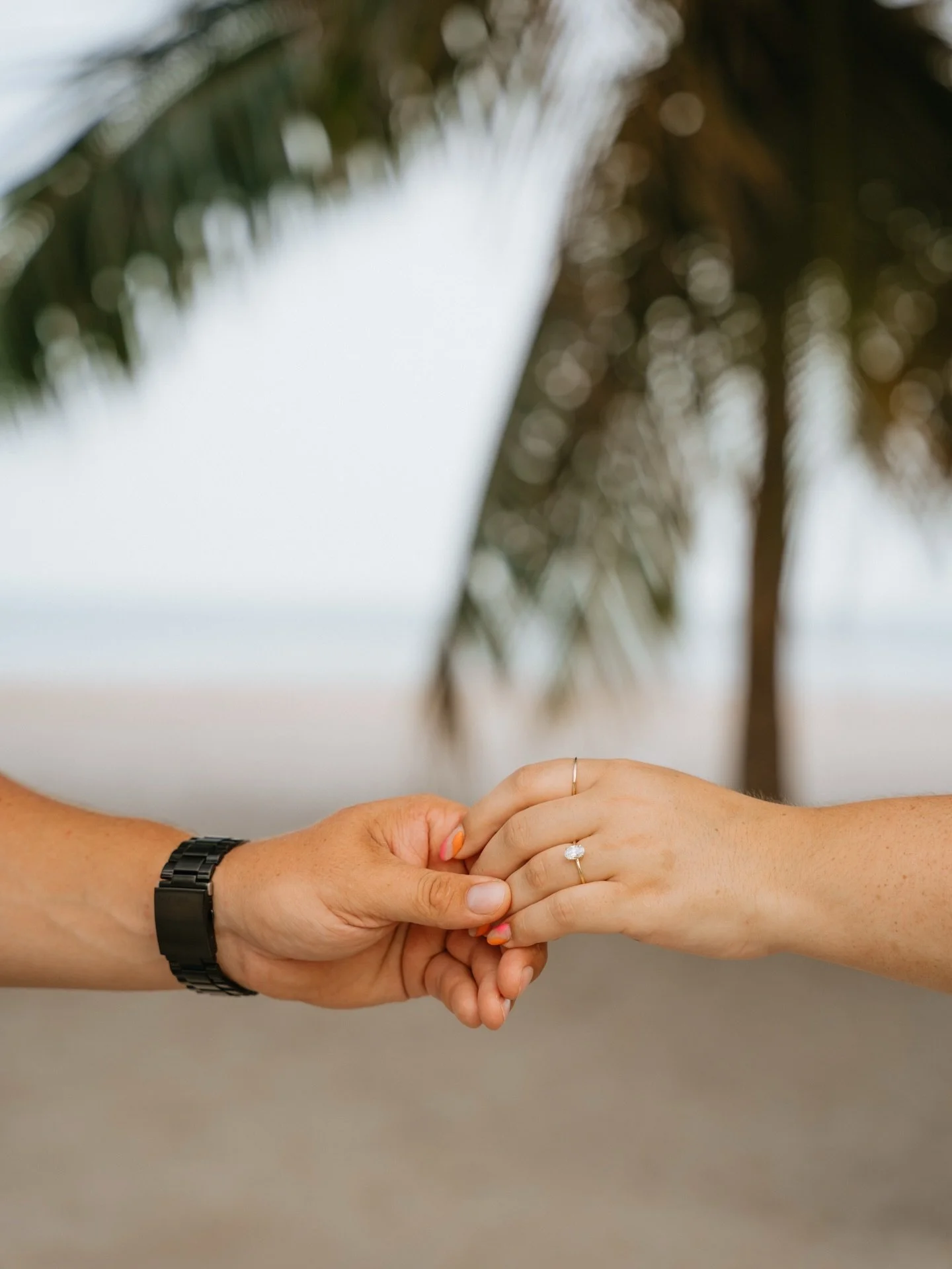 I got to photograph this surprise engagement during Sophie &amp; Jordan&rsquo;s visit from Canada in 2023. Grateful to capture moments like these. 🤍

&mdash;&mdash;

#miamiphotographer #miamicouplesphotographer #limacouplesphotographer #miamiengagem