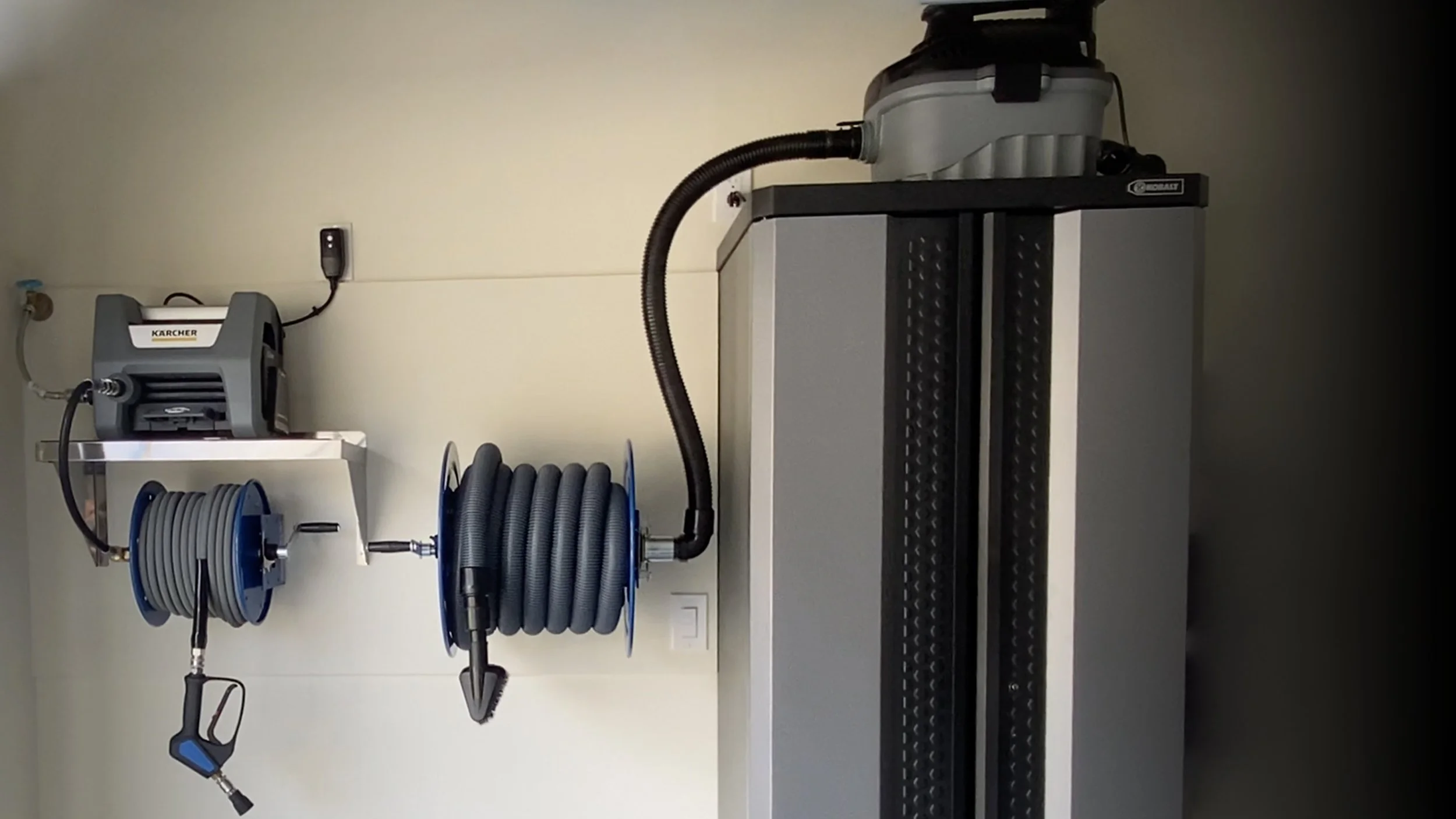 Wall Mounted Pressure Washer & Vacuum
