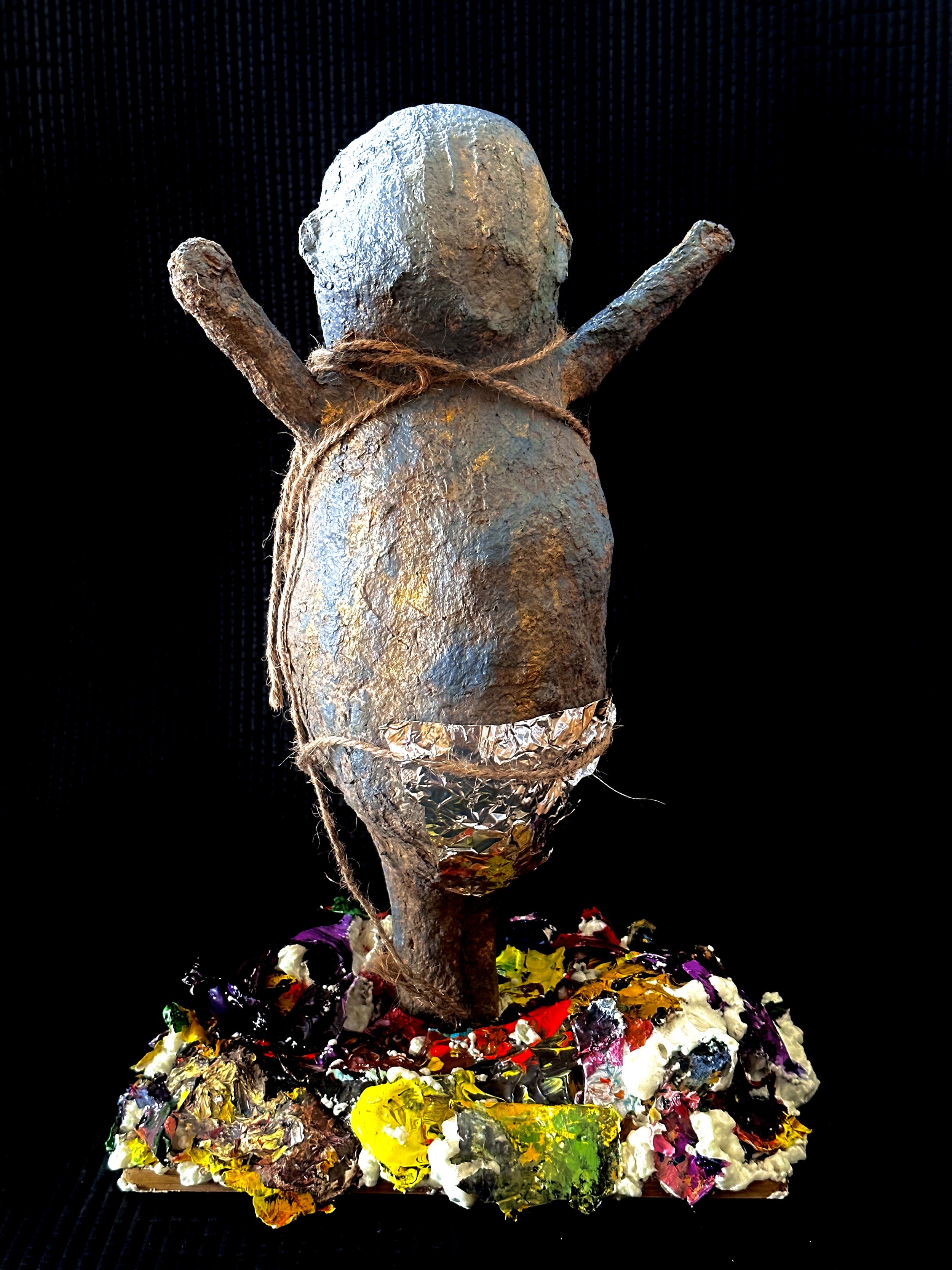 Untitled | 37.2 x 27.1 x 19 cm | Paper Mache, Polyurethane, Acrylic, Rope, Foil, Wood base.