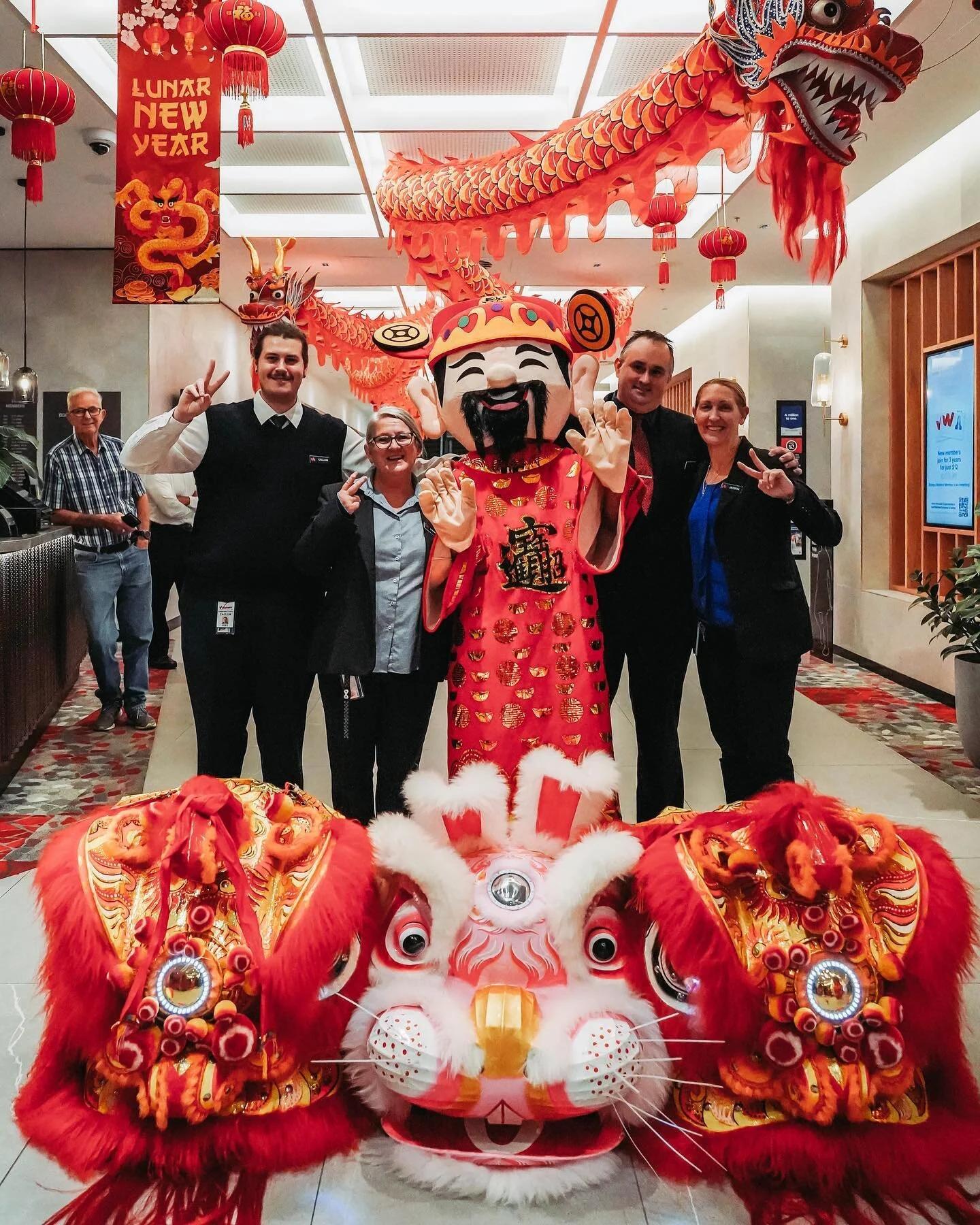 Beautiful Lunar New Year decorations at Blacktown Workers Club🧧. 

Thank you for having us this year! 🤝🏼

JING YEE JIAYOU 🧡🖤
.
.
.
#jingyeeliondance #tinhnghia #liondance #mualan #dragon #dragondance #sydney #liondancingsydney #liondanceweddingc