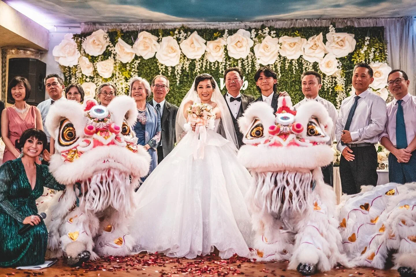 It is always a pleasure to be apart of your special day ✨

JING YEE JIAYOU 🧡🖤
.
.
.
#jingyeeliondance #tinhnghia #liondance #mualan #dragon #dragondance #sydney #liondancingsydney #liondanceweddingceremony #kungfu #family #jingyee #jowga #teamwork 