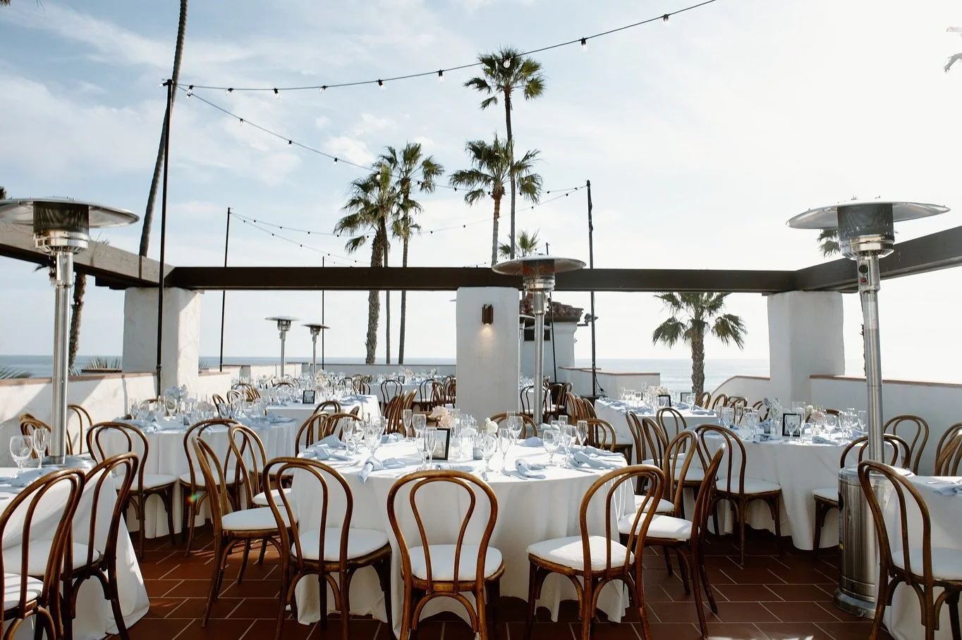 Staying obsessed with @olehansonbeachclub ocean views &amp; palm trees🌴

Planning @loverevents 
Photo @makennacaitlyn 
Venue @olehansonbeachclub 
Catering + Bar @24carrotscatering