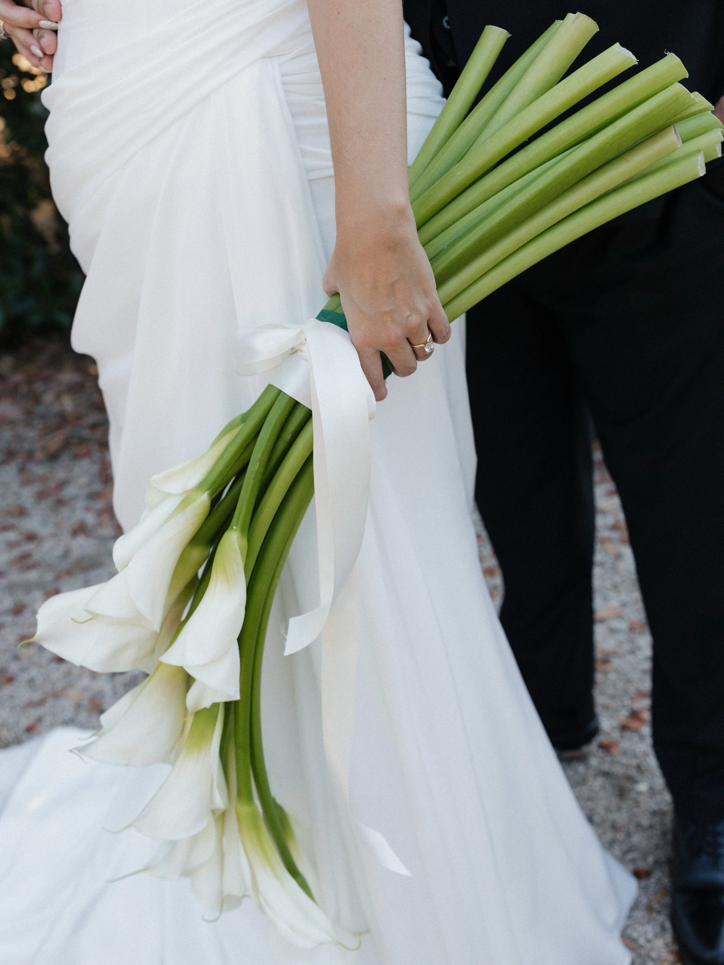 Courtney&rsquo;s Calla Lilies

&bull;
&bull;

Planning + Coordination @loverevents 
Photography @jasminebrookephotography 
Florals @theenchantedflorist 
Hair @tildebymatilde 
Venue @villadelsoldoro 
Dress @millanova