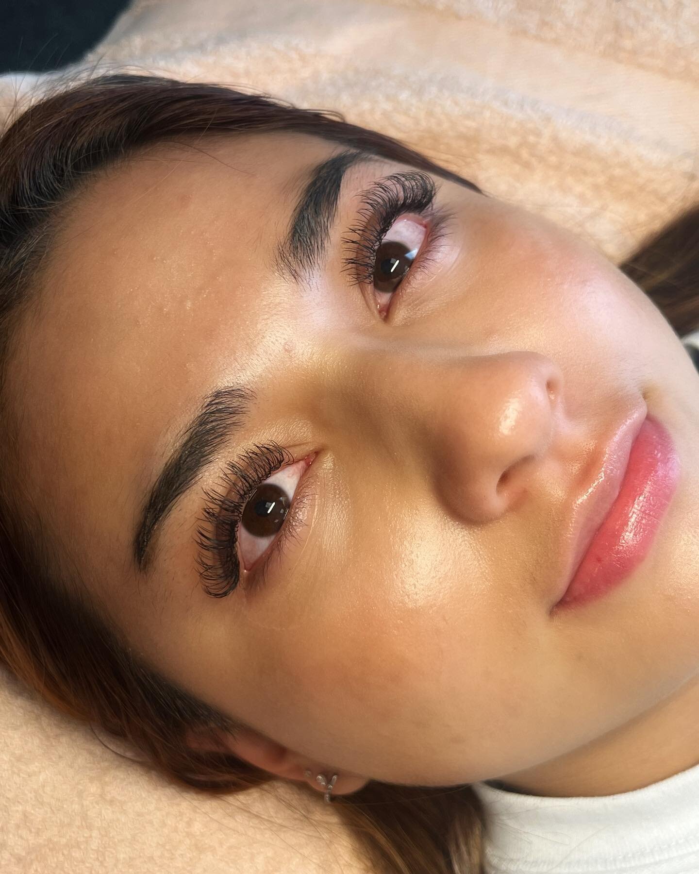flat lashes 🖤🪩🫶🏼