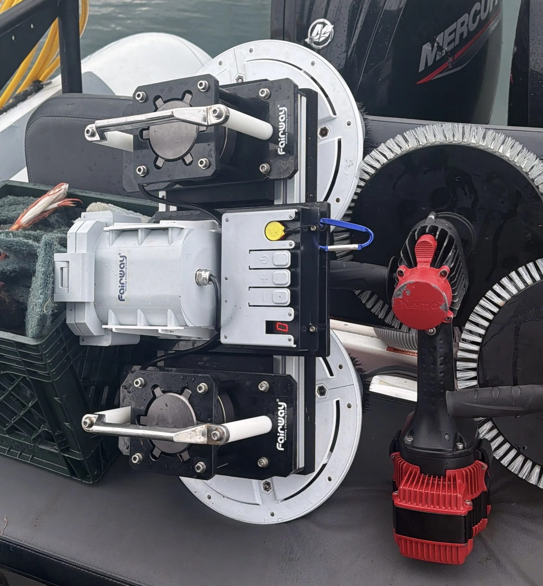 Underwater large boat hull cleaning diving expertise with top equipment Nemo. San Francisco Bay Area: Alameda, Oakland, Ballena Bay, San Francisco, Sausalito, Treasure Island, Berkeley, Emeryville (Poseidon Boat Services)