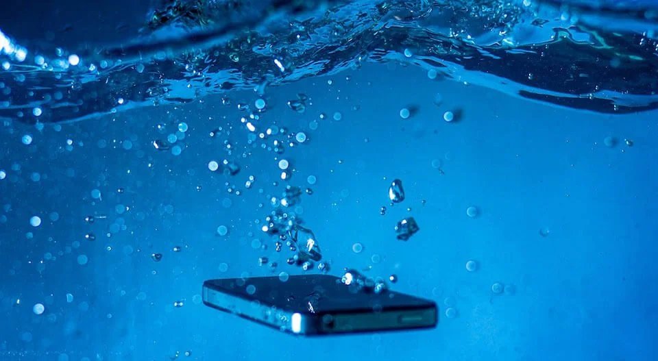 Underwater items retrieval (anchor, cell phone, jewelry). Poseidon Boat Services is serving the marinas in Alameda (24 hours), Berkeley, Emeryville, Oakland, Richmond, San Francisco, Sausalito, and Treasure Island.