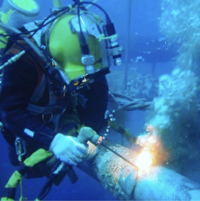 Diver welding underwater San Francisco Bay Area - Raphael Garios (Poseidon Boat Services)