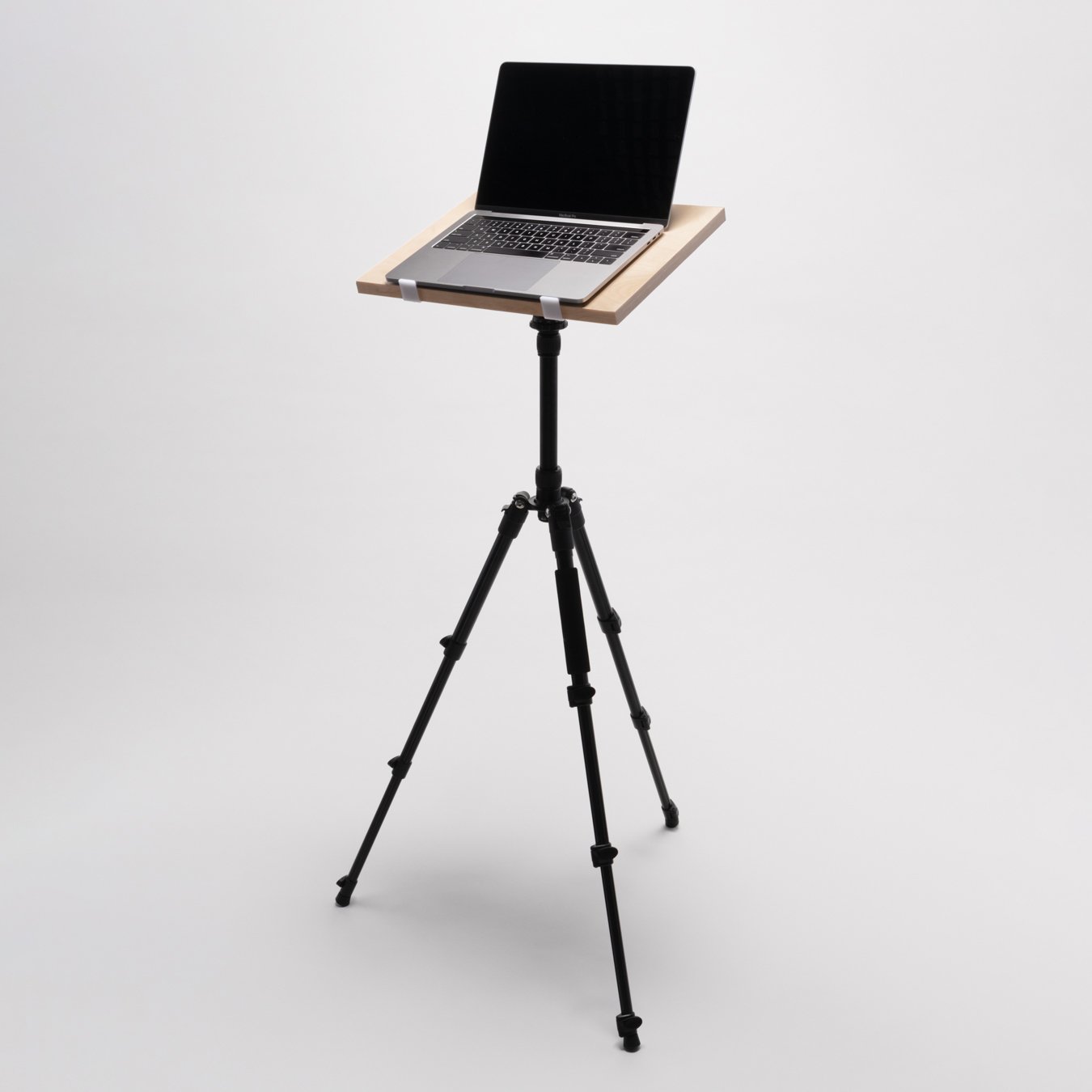 TRIPOD STANDING DESK