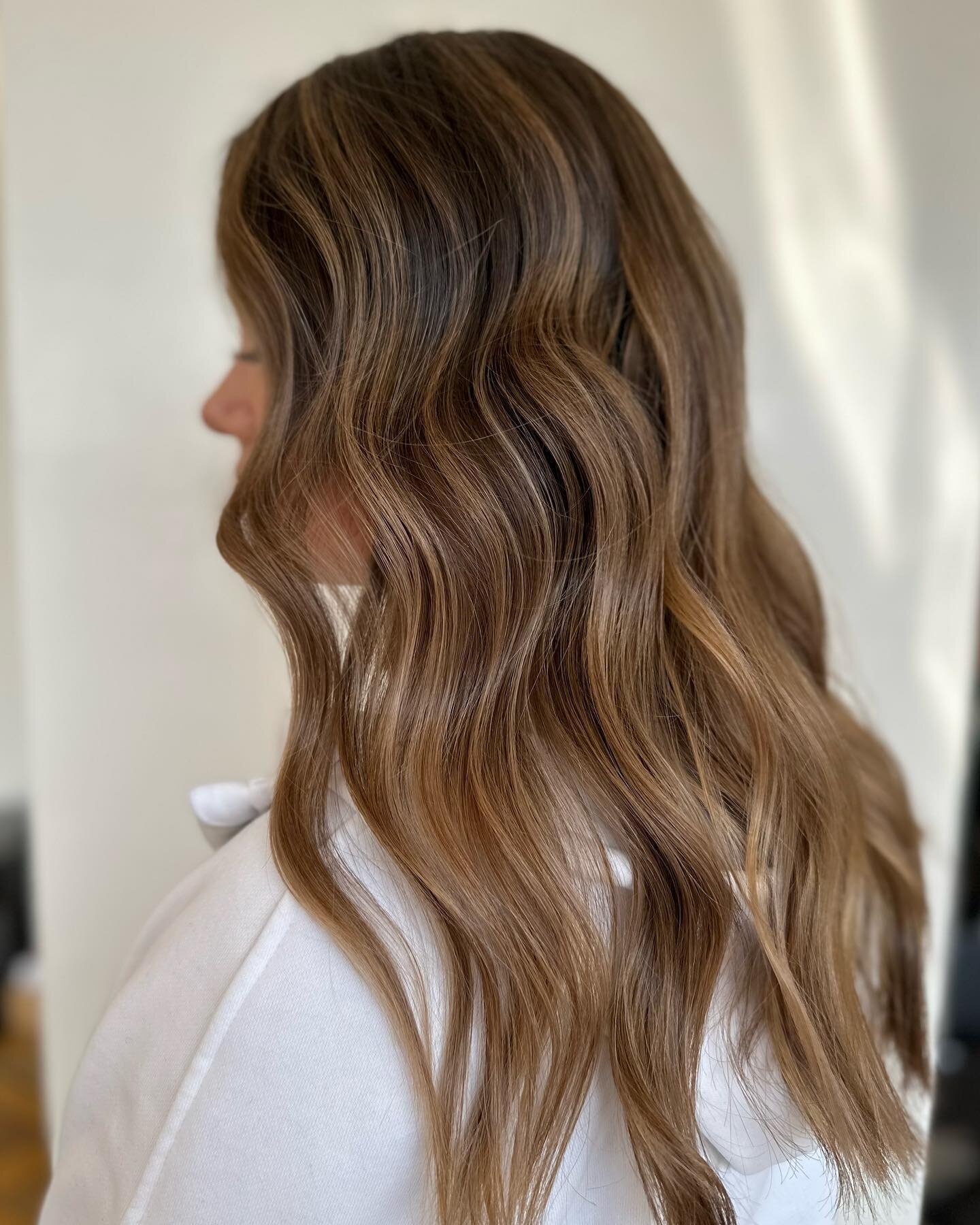 Hand painted balayage 🧡