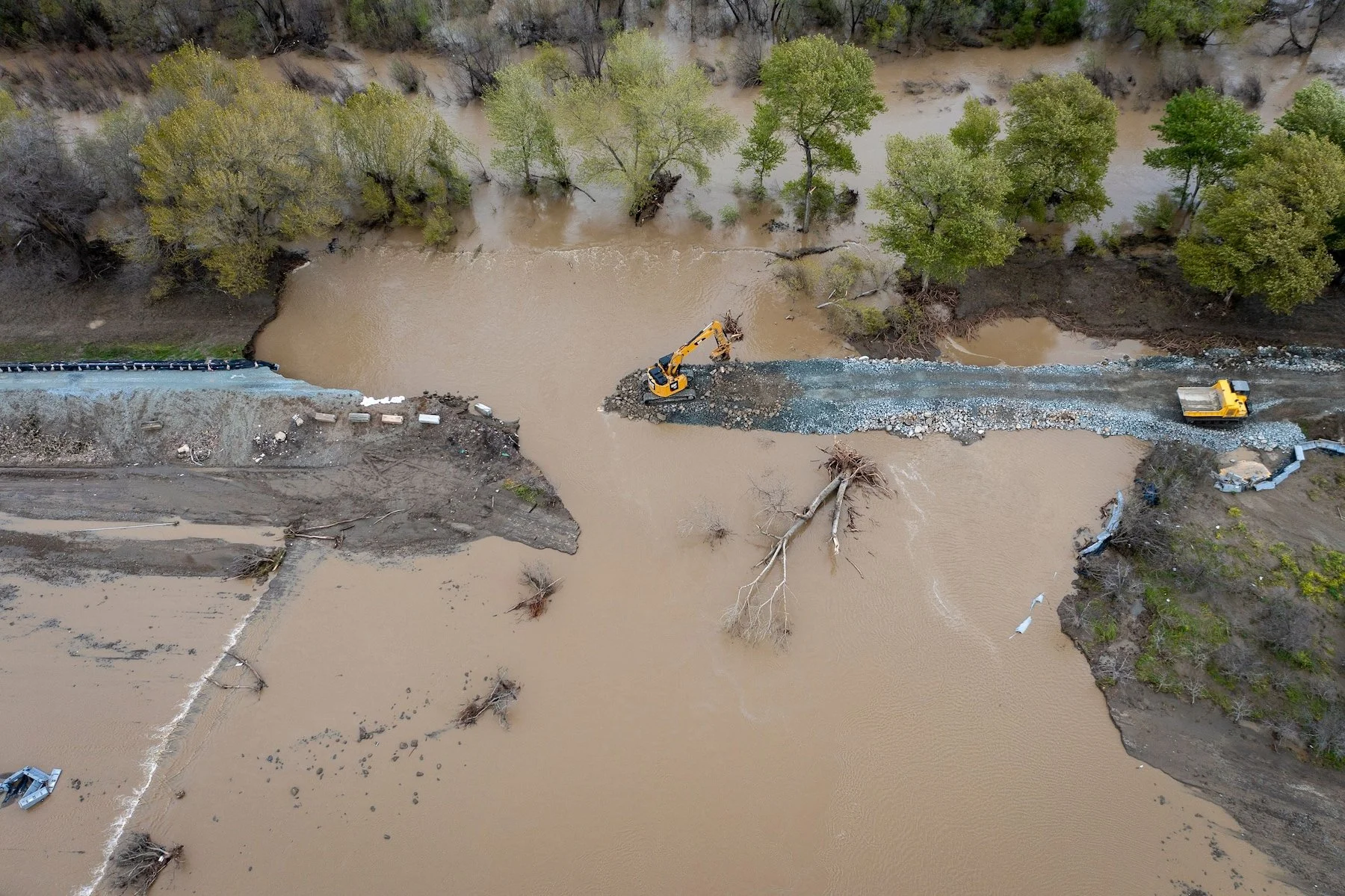 Photo from Washington Post showing failed Pajaro River levee