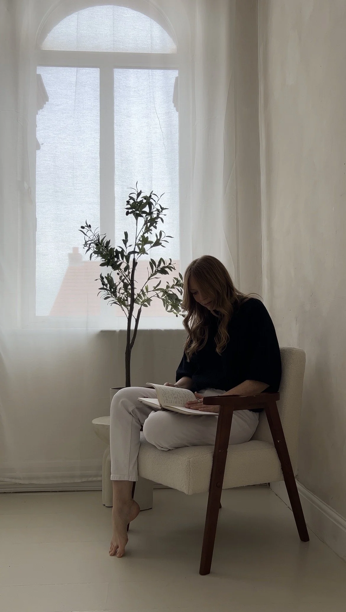 Prosperity mentor for spiritual entrepreneurs and service-based women