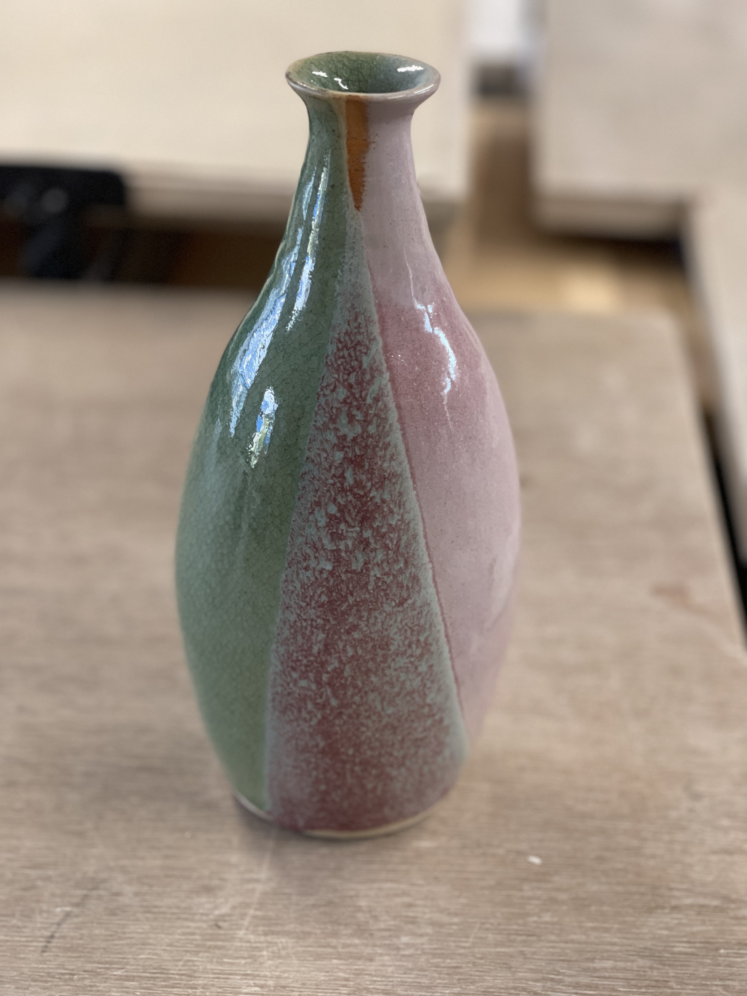 Very lovely glazing by Dee here - everything has aligned to work well - temperature, overlap, layering. Well done.