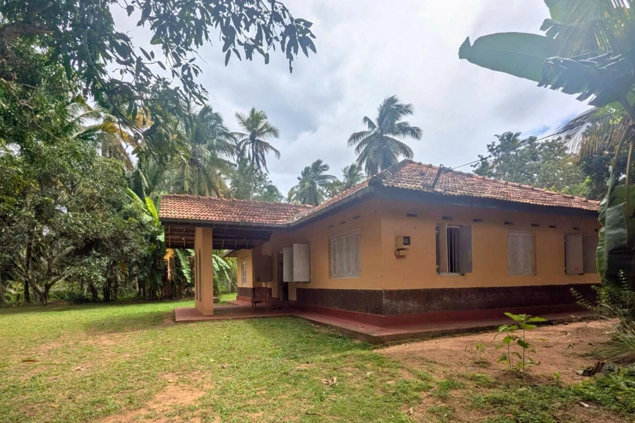 Lakefront land and village house for sale | Tangalle | Sri Lanka | (216) 1.jpg