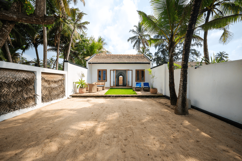  Uniquely styled beachfront villa in prime location