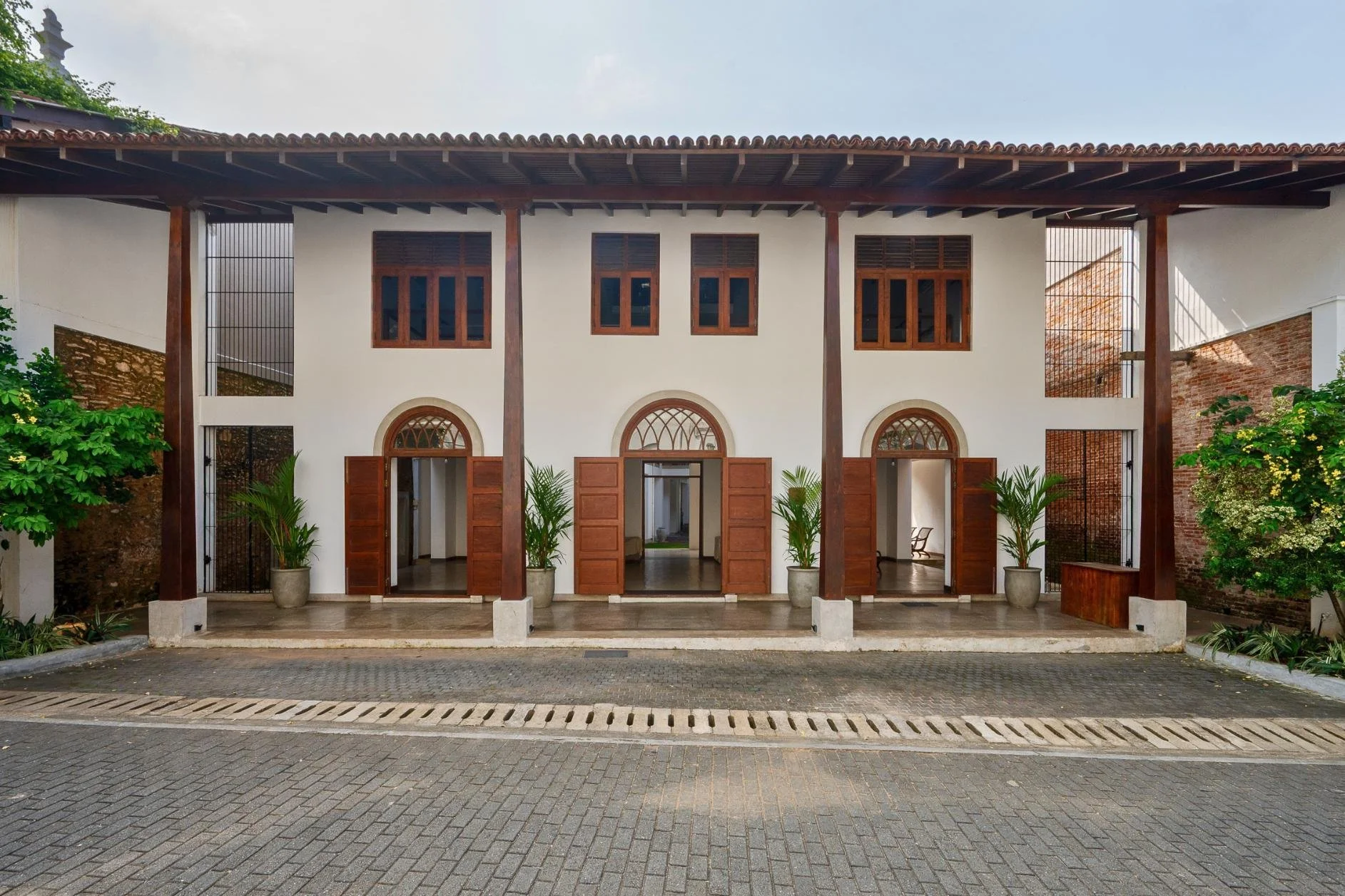 An image of a large villa for sale in Galle Fort in Sri Lanka.