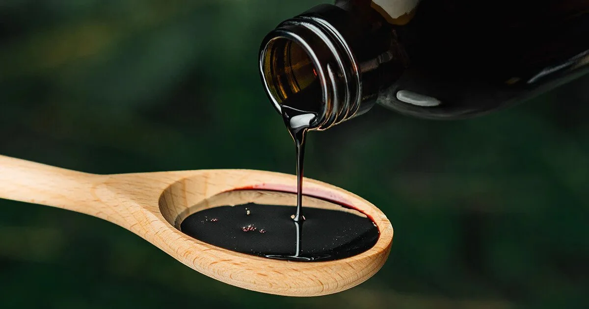 Black-E-Syrup-pour.jpg