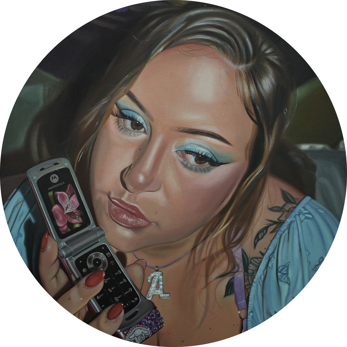 It’s just me and my 2000s obsession ‎🫶🏻
°❀⋆.ೃ࿔*:・°❀⋆.ೃ࿔*:・
🦋 Amber #6 (2025)
⭐️ Oil on canvas // 40cm
💘 Time taken ~ 20 hours
#oilpainting #flipphone #2000s #nostalgia #y2k #realism #explorepage