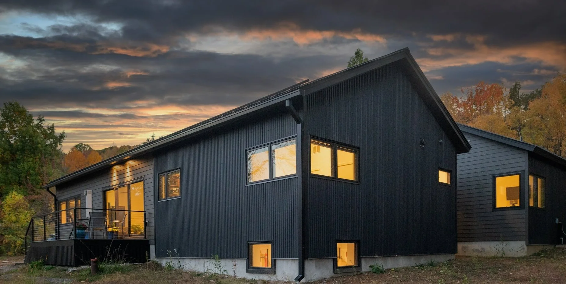 MODERN_METAL_SIDING_RENOVATION_1.jpg