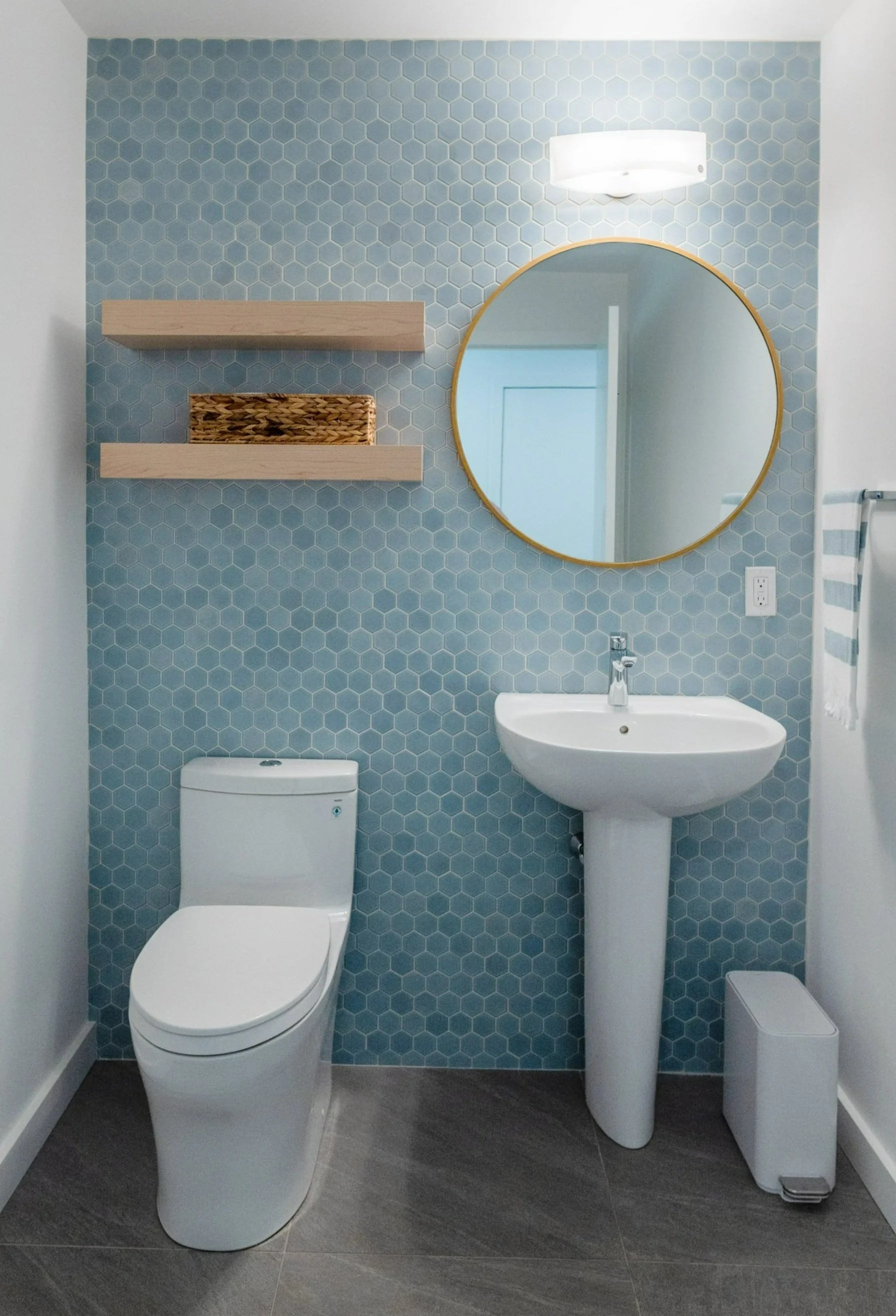 MODERN_BATHROOM_RENOVATION_1.jpg