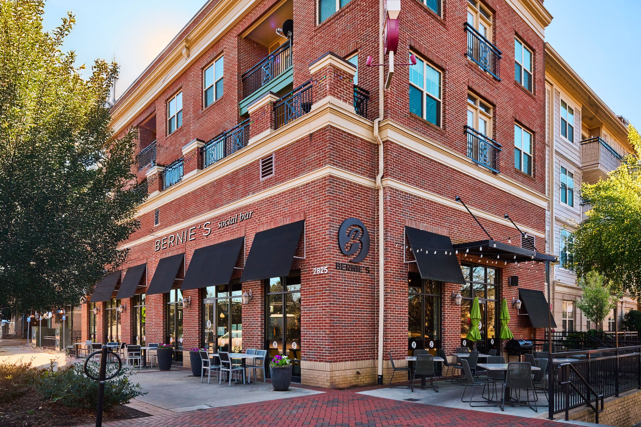bernies-social-bar-downtown-kennesaw-exterior.jpg
