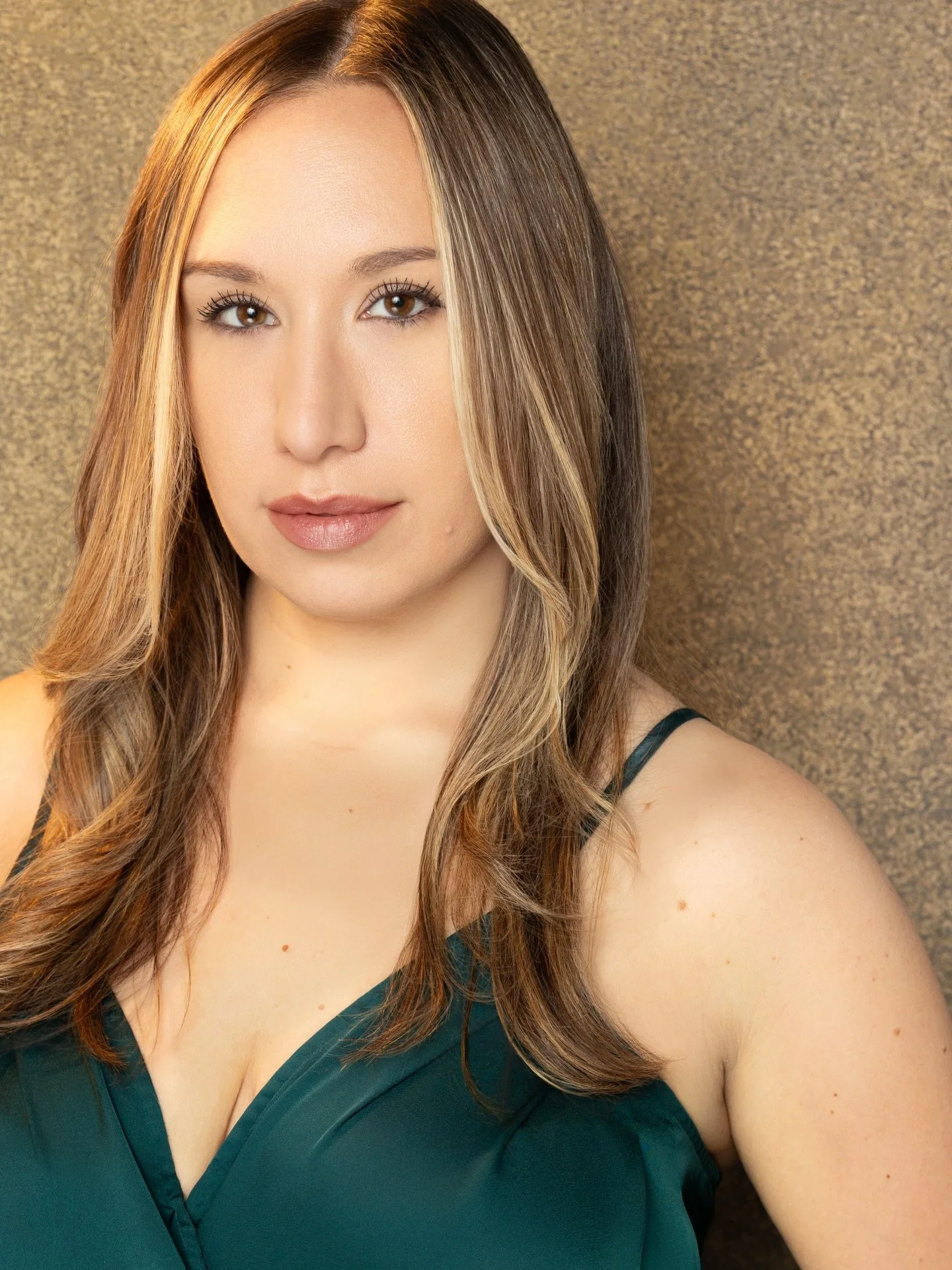 There she goes!!! 🔥🔥 Whewww, my girl Stefanie came to her session READY and locked in! I already know new doors are about to swing wide open. This is just the beginning! 🤩🤩🤩

🚨🚨Hey Actors! Our 1 Look Headshot Sessions Are BACK and kicking off 