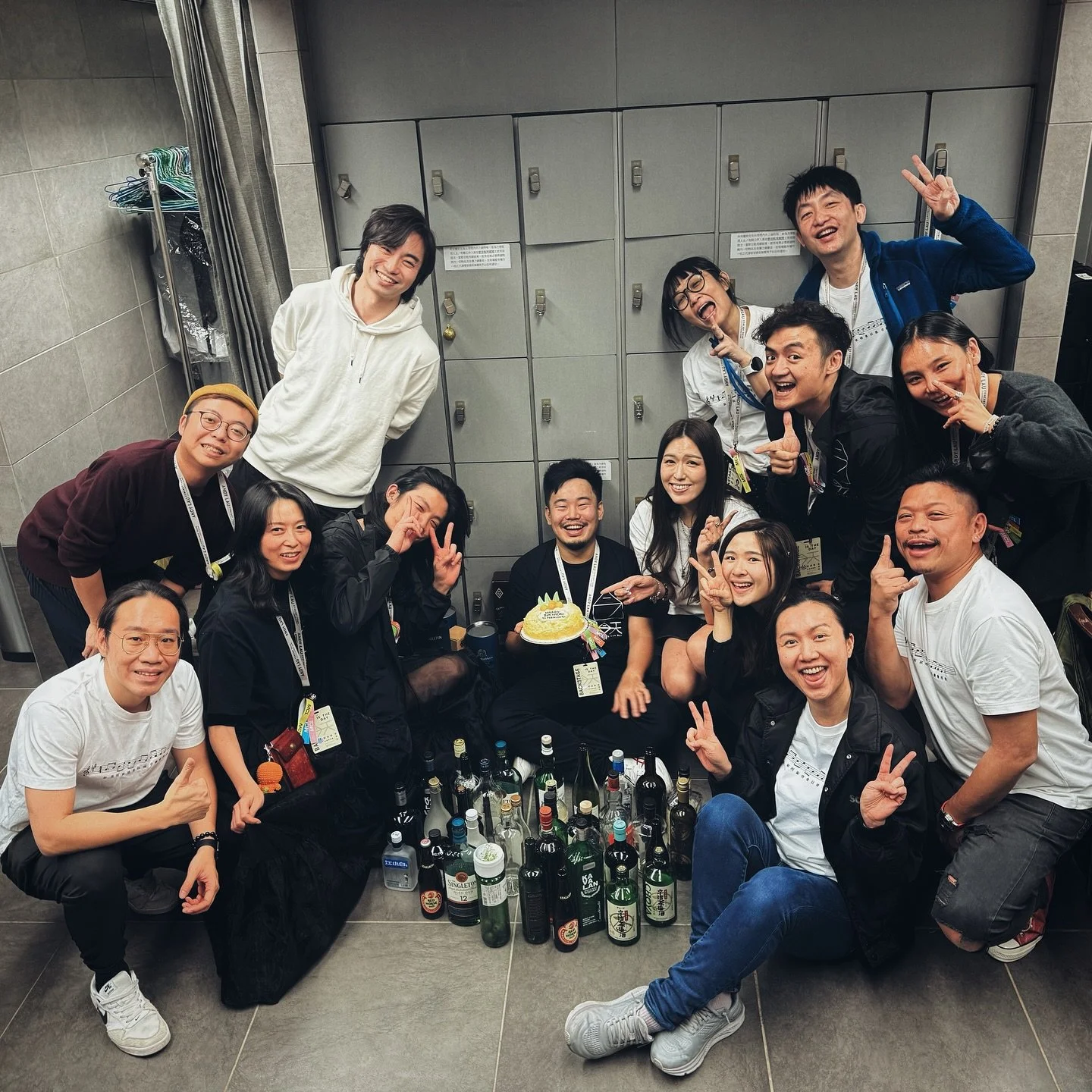 #劉德華
72場演唱會昨晚圓滿結束啦!滿滿感動晚點再說,畢竟大家一路慶功到快天亮才結束,但還是要先特別感謝大家給我的生日驚喜,依稀還記得是個芒果口味的蛋糕,愛你們啦!大家下次江湖再見了 🥹