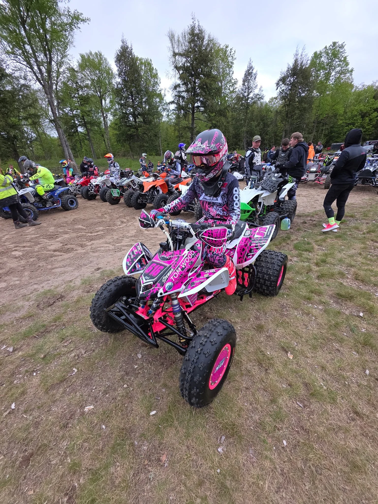 Quads pink, gears clean, and he&rsquo;s riding mean 😈