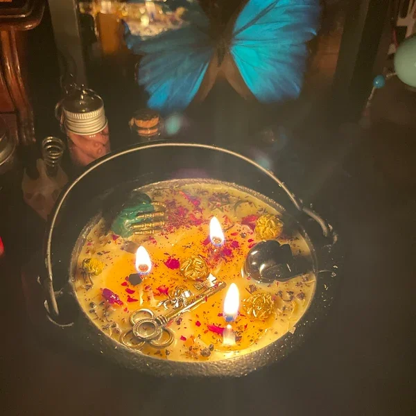 Cauldoncandlelit.webp