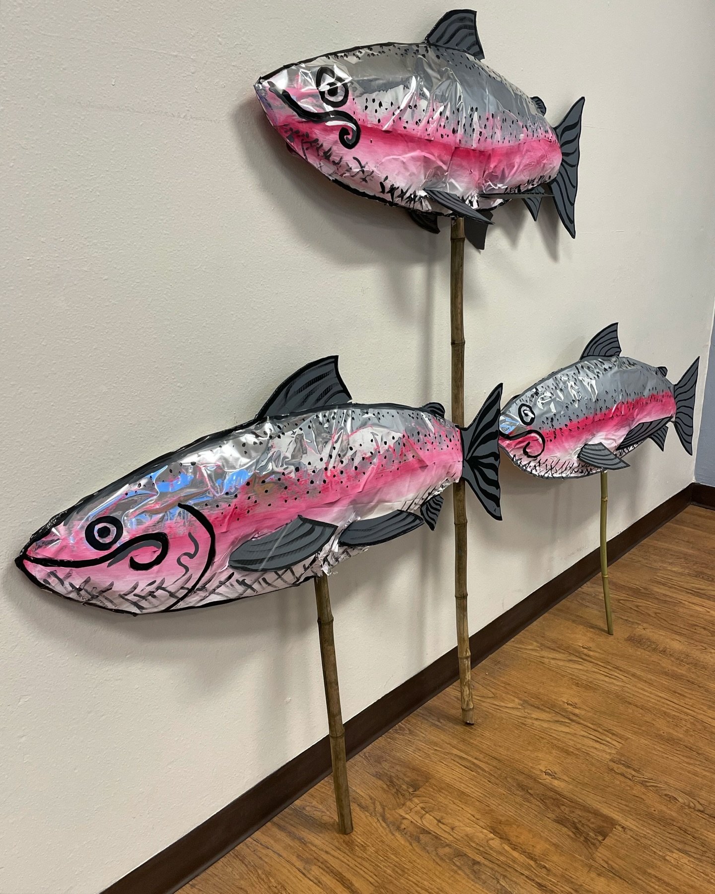 🌿🐟 Wild Things Festival is just 5 days away! Get ready to march alongside the majestic salmon puppets in the parade! 🎉 These puppets have been the result of an ongoing community art project! Created by Yachats artist Michael Guerriero and brought 