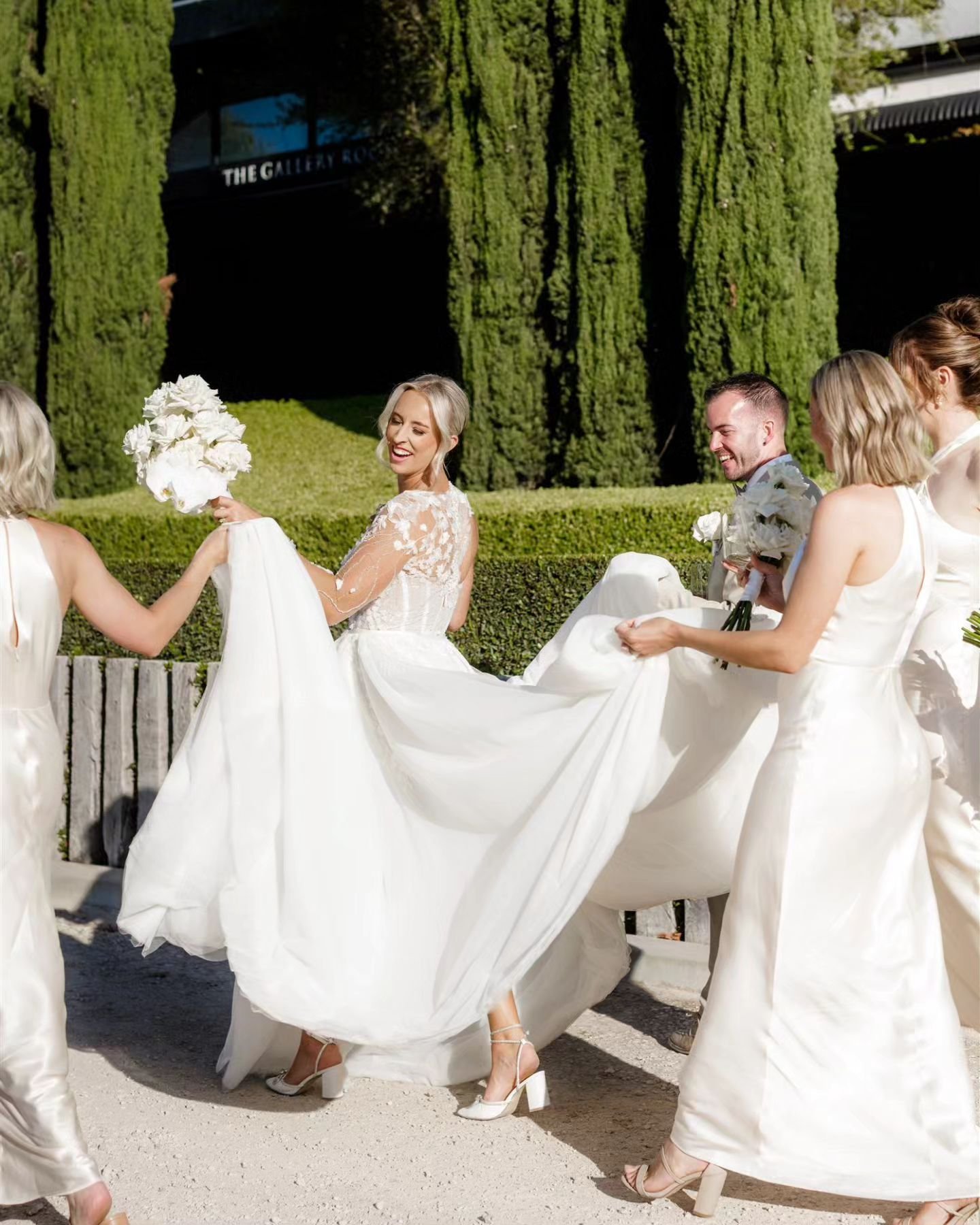 There's nothing like a bride and her tribe! 

Are you tying the knot at these locations?

Lemas Barossa

Kingsford homestead Barossa

Carrick Hill

Maison de moon

Villerica Estate

Mandalay House and garden

Well, I have a special for you! I am offe