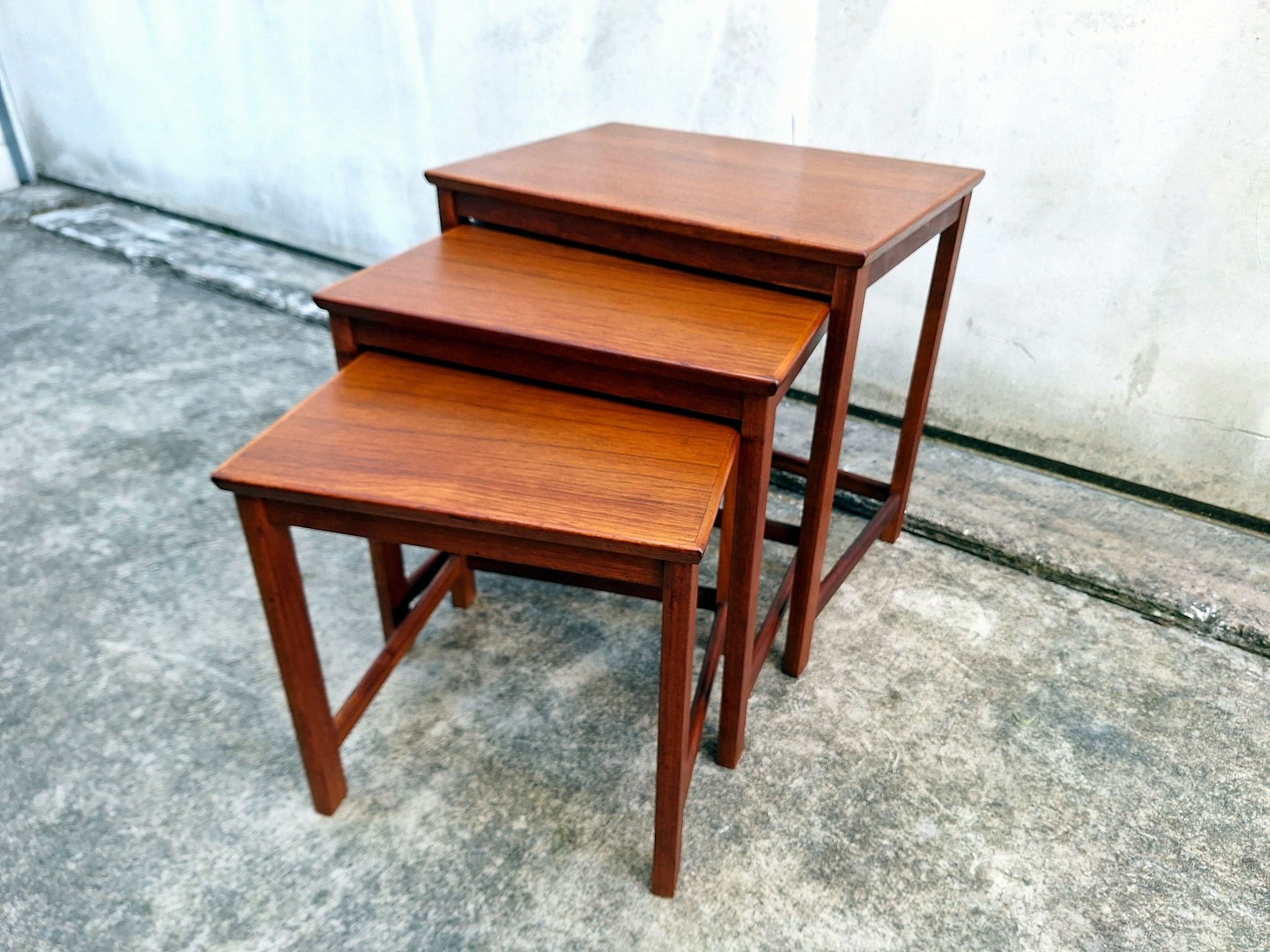teak nesting tables detail