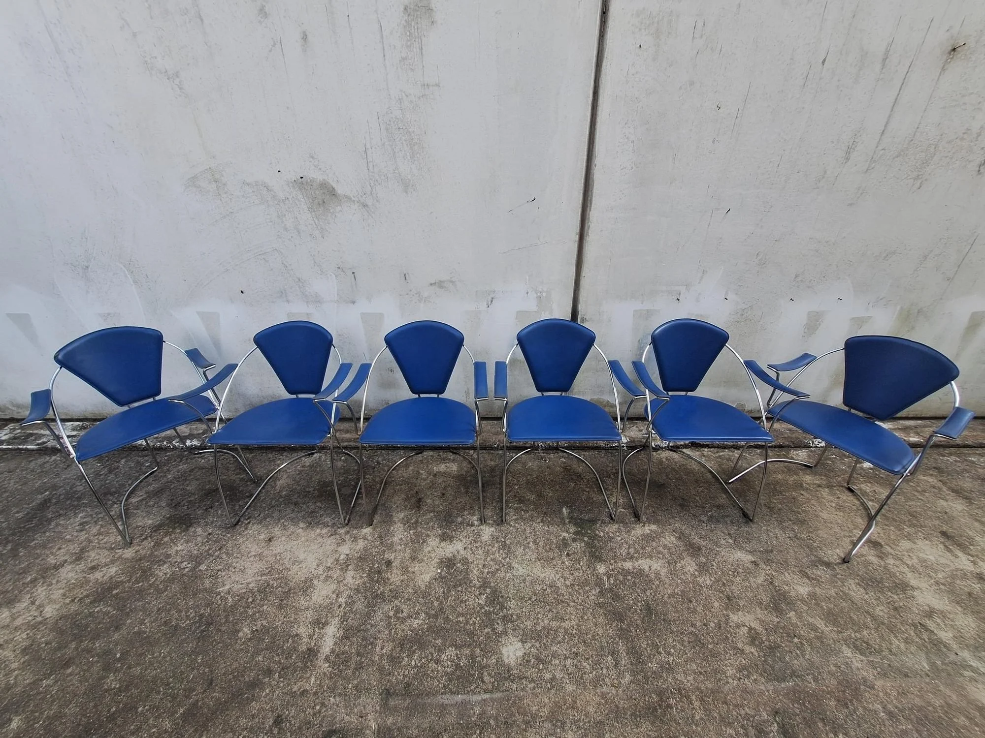set-of-six-postmodern-chrome-dining-chairs-in-cobalt-blue-1.jpg