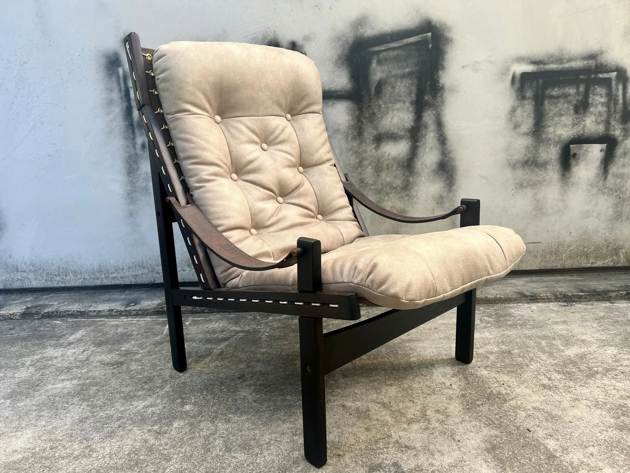 afdal-hunter-chair-1.jpg