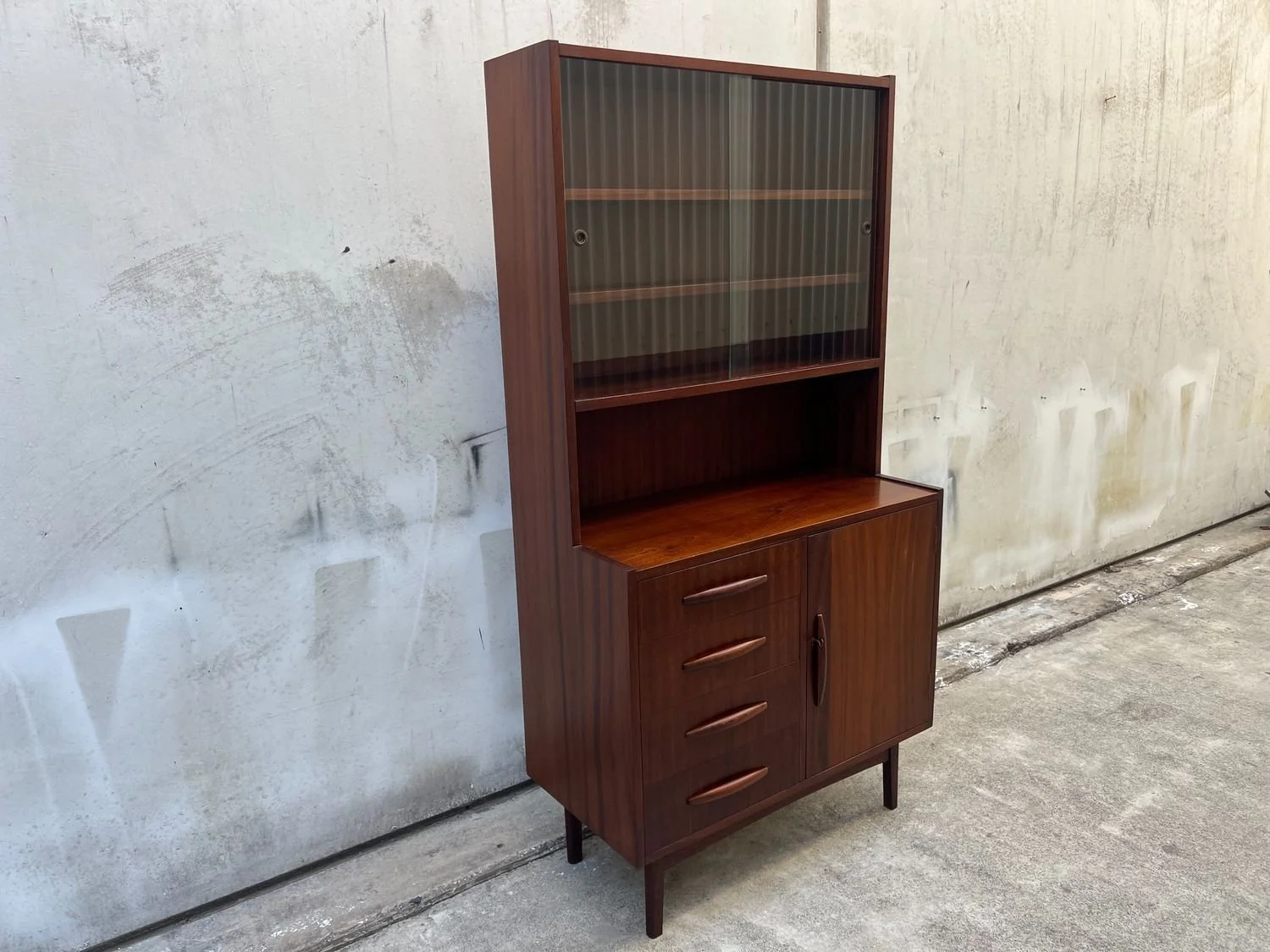 Original Mid-Century Display Hutch