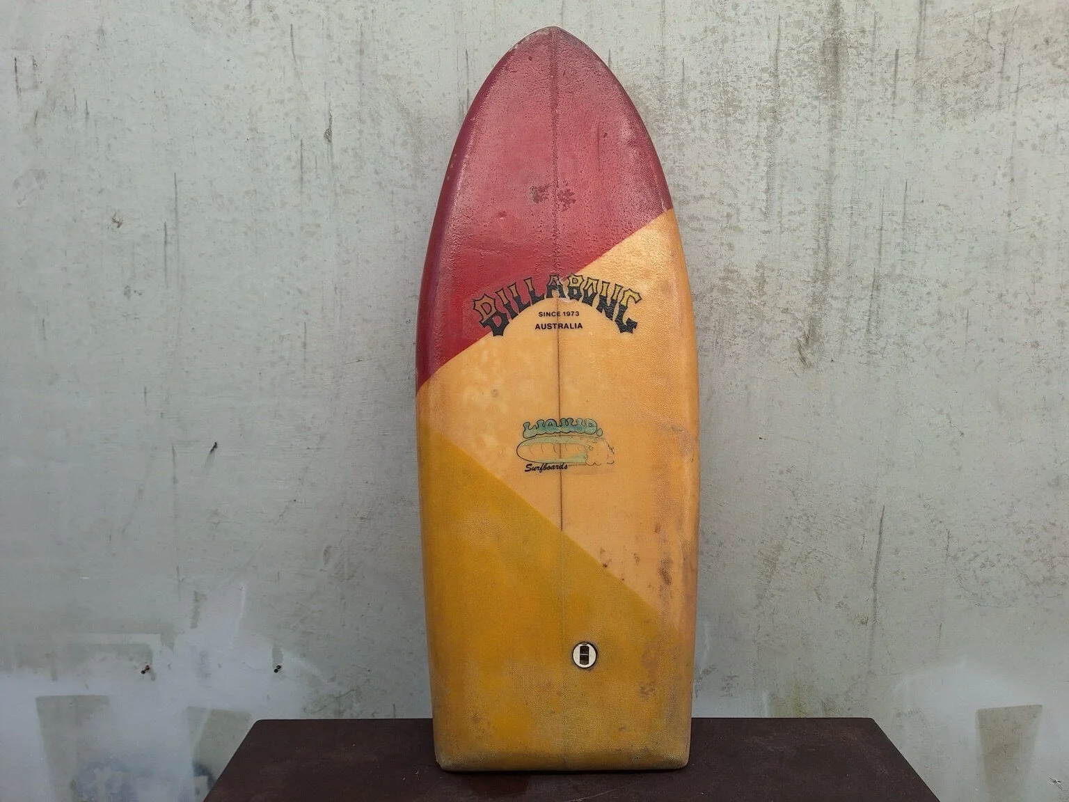 Vintage Billabong-Branded Single-Fin Surfboard