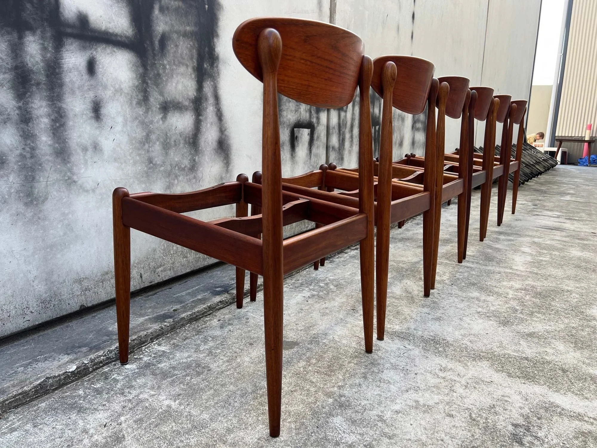 set-of-six-1960s-parker-spade-back-matchstick-107-dining-chair-frames-2.jpg