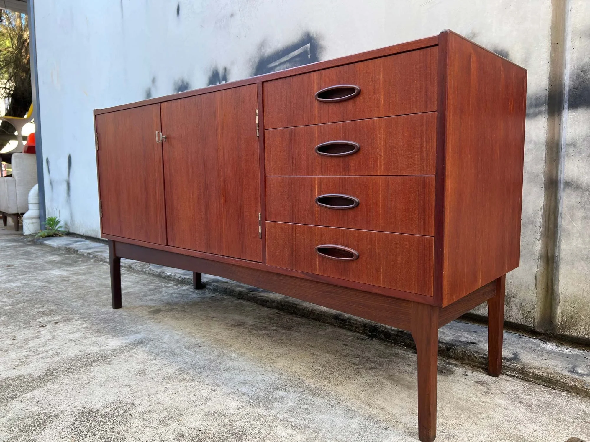 mid-century-fler-64-teak-sideboard-2.jpg