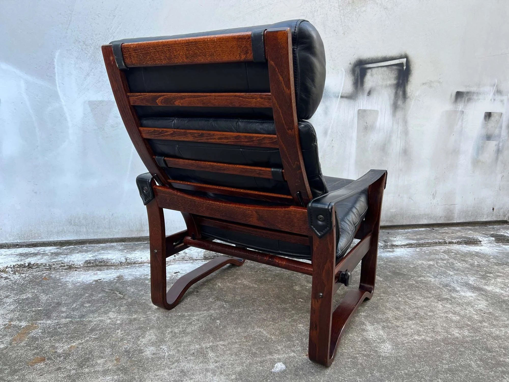 vintage-danish-leather-and-bentwood-reclining-armchair-5.jpg