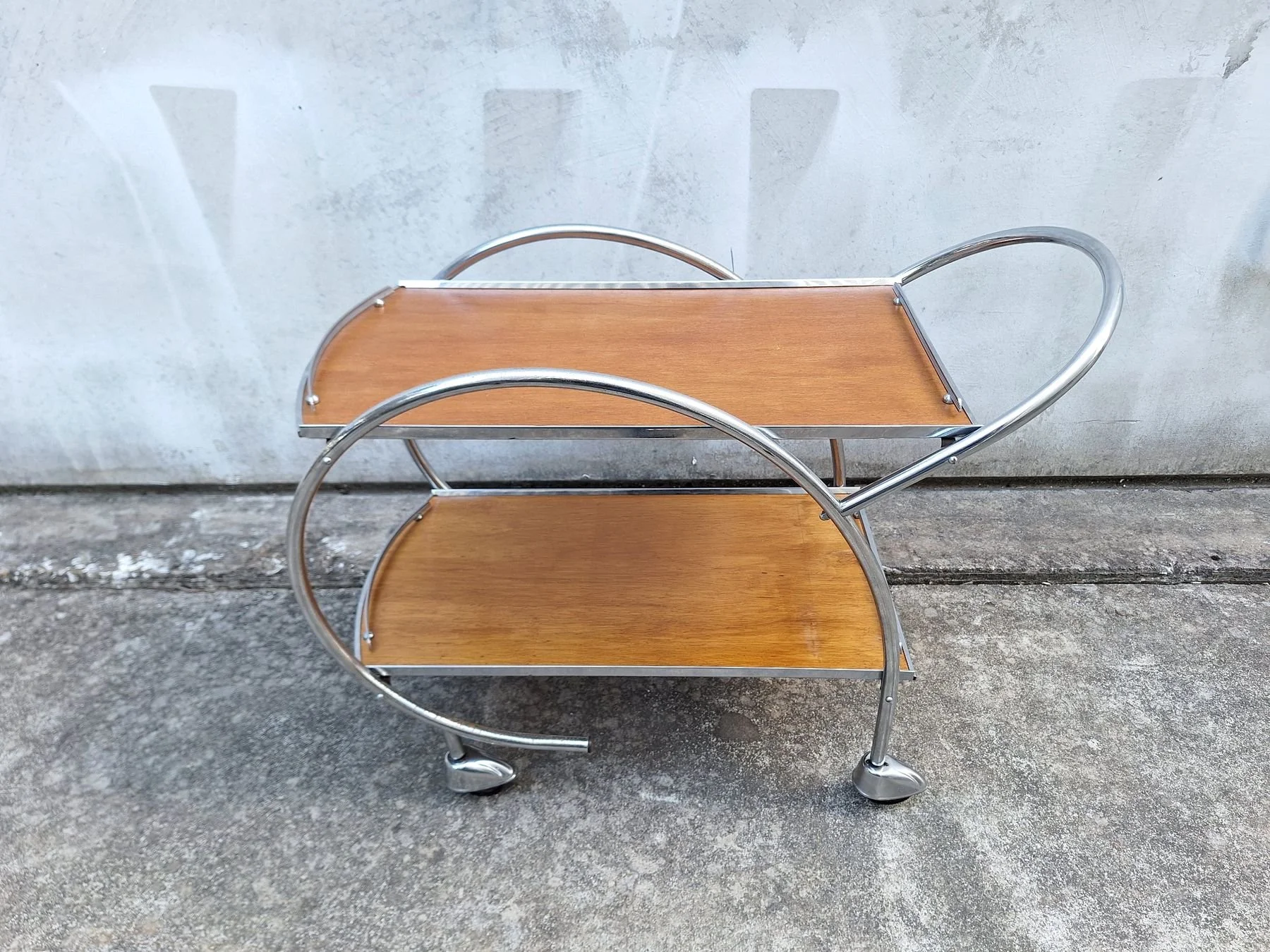 Vintage Ranleigh Art Deco-style drinks trolley viewed from the front