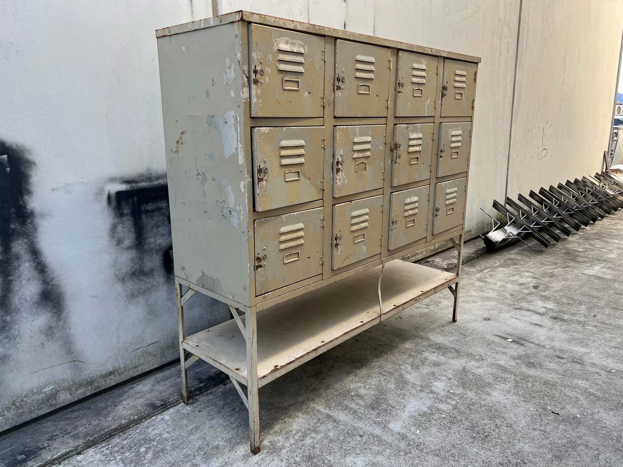 vintage-industrial-metal-school-lockers-3.jpg
