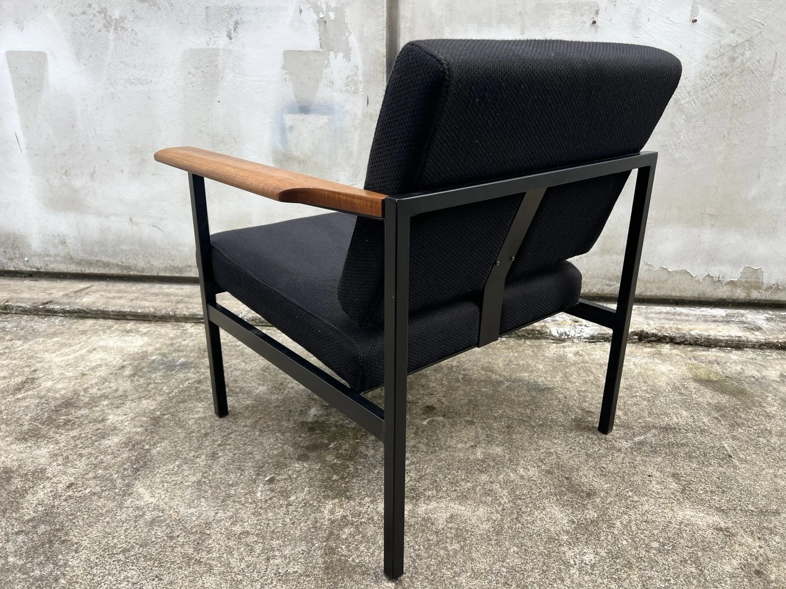restored mid-century modern armchair 05